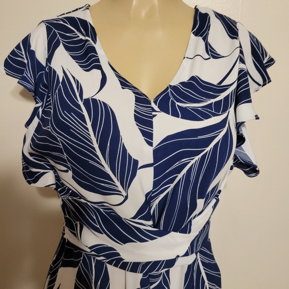 Liz Claiborne Midi Dress Size 6 Ruffle Sleeves Floral Classic Demure Cruise Vaca - Picture 3 of 5